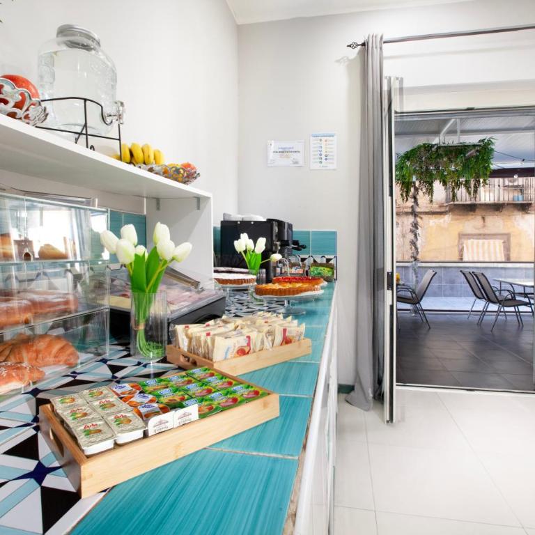 ROYAL ROOMS STATION NAPOLI - Camera Familiare con Bagno Privato - 19