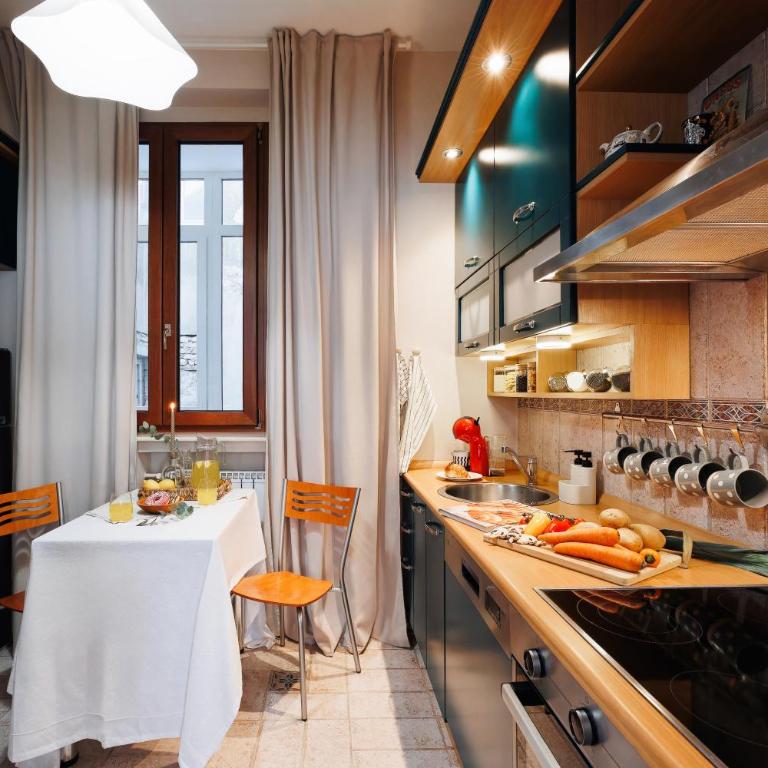 Colored Happiness 115m2 with Balcony Old Town - Three-Bedroom Premium Apartment with Balcony - 26