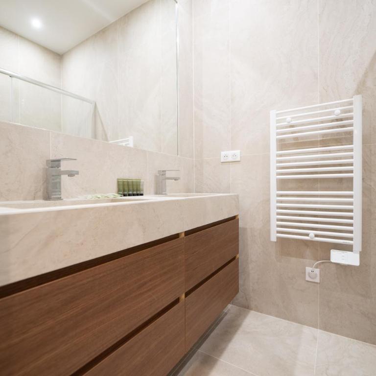 CIA - Duplex in Heart of Paris - Two-Bedroom Deluxe Apartment - 5
