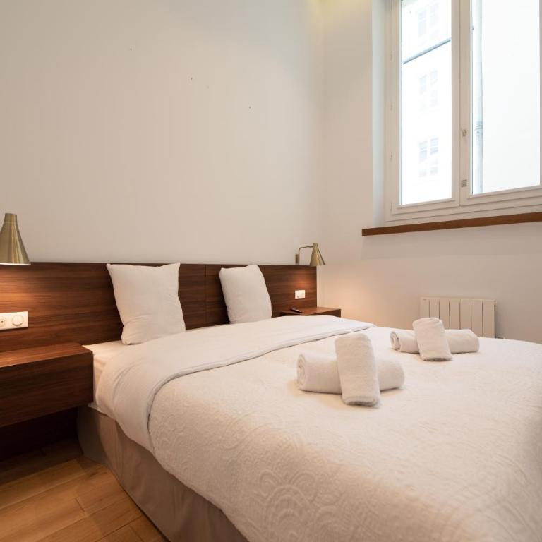 CIA - Duplex in Heart of Paris - Two-Bedroom Deluxe Apartment - 7