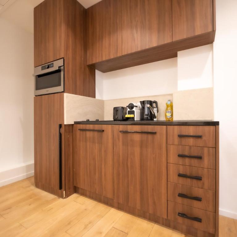 CIA - Duplex in Heart of Paris - Two-Bedroom Deluxe Apartment - 11