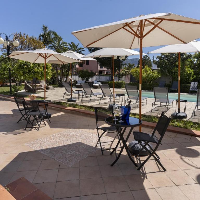 Villa Sandoval - Junior Suite with Pool View - 7