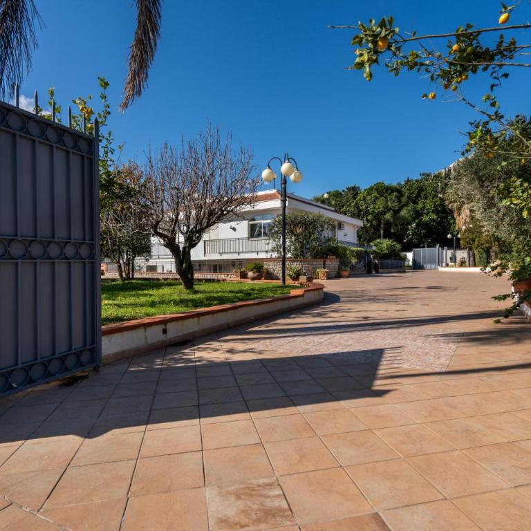 Villa Sandoval - Large Double or Twin Room - 6