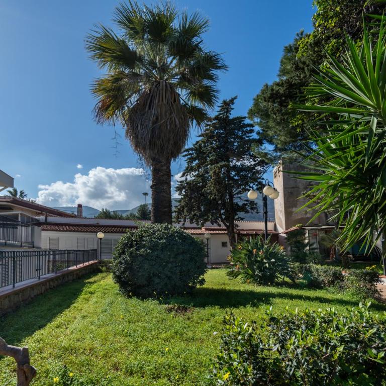 Villa Sandoval - Large Double or Twin Room - 7
