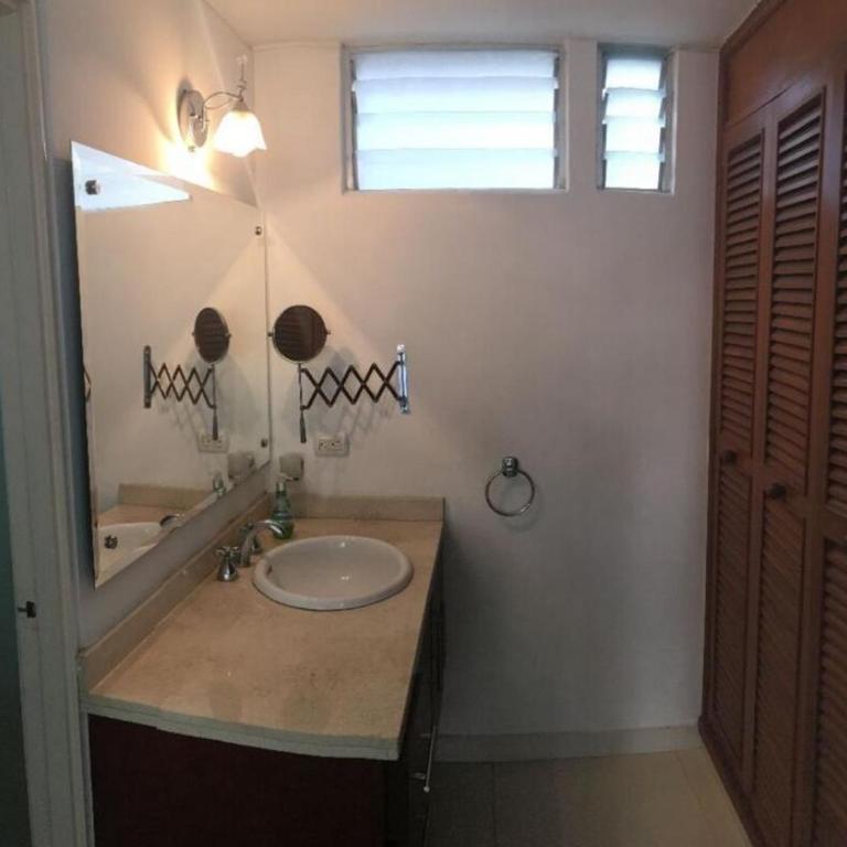 Apartamento con parqueadero - Two-Bedroom Apartment - 3