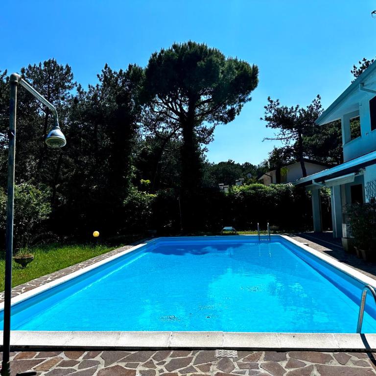 Villa by the Sea and Pool - Villa - 17