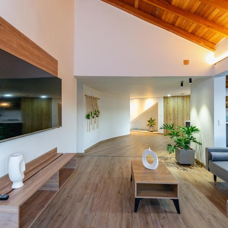 B3 4BR Poblado Penthouse wit AC and Jacuzzi - Apartment - 7