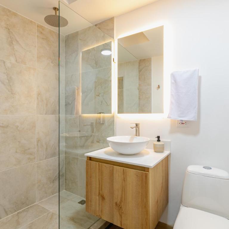 B3 4BR Poblado Penthouse wit AC and Jacuzzi - Apartment - 26