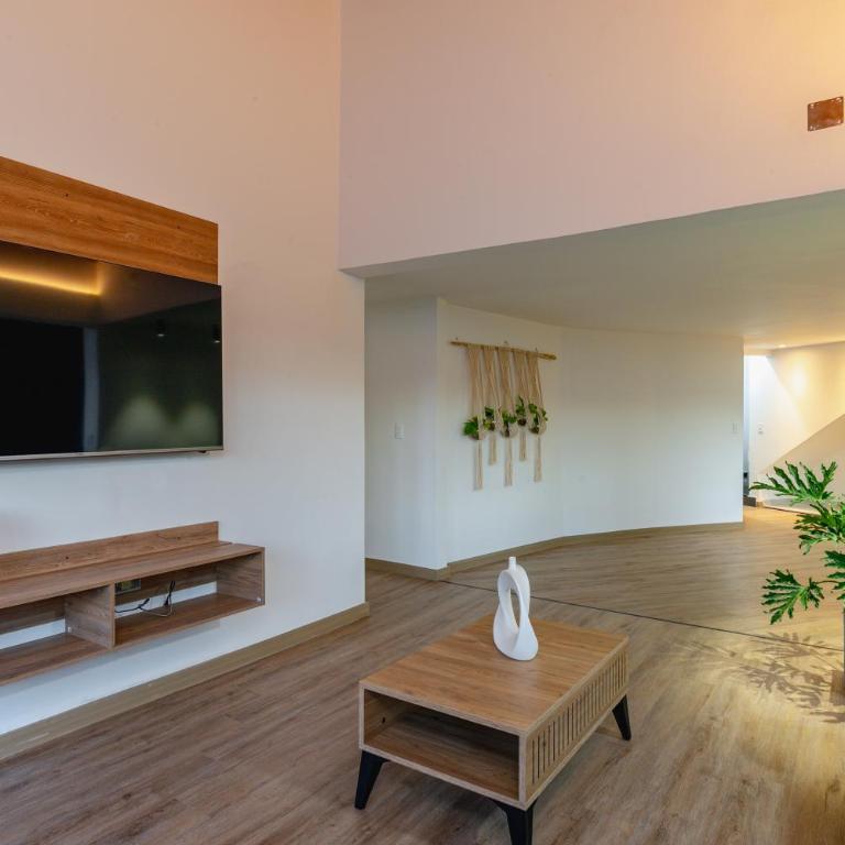 B3 4BR Poblado Penthouse wit AC and Jacuzzi - Apartment - 16