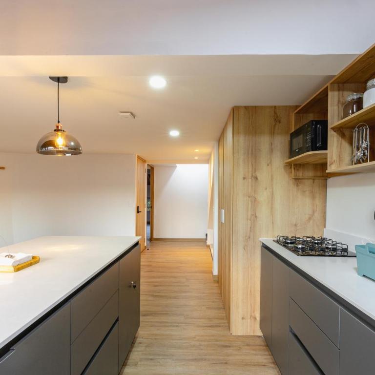 B3 4BR Poblado Penthouse wit AC and Jacuzzi - Apartment - 36