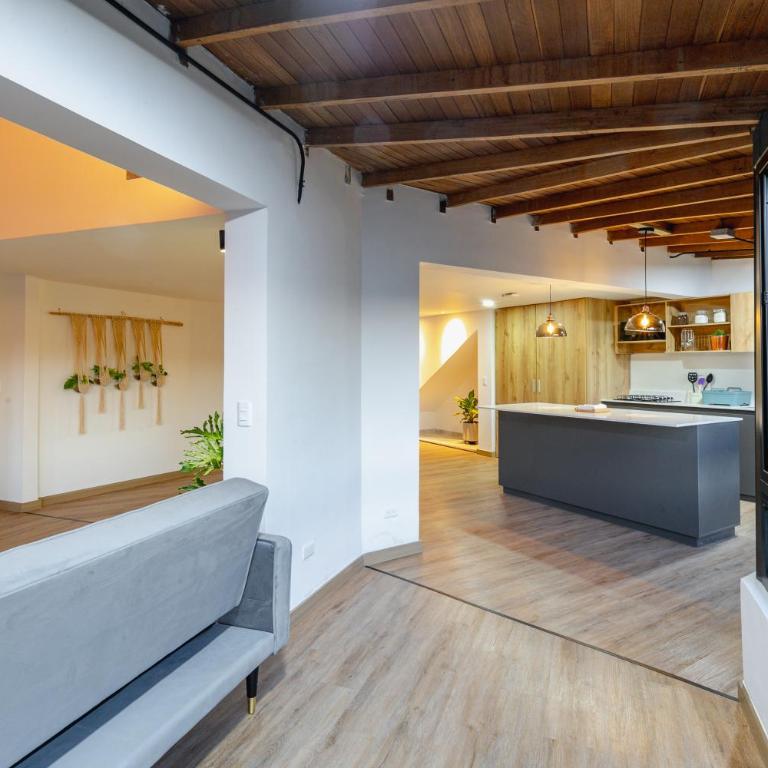 B3 4BR Poblado Penthouse wit AC and Jacuzzi - Apartment - 34