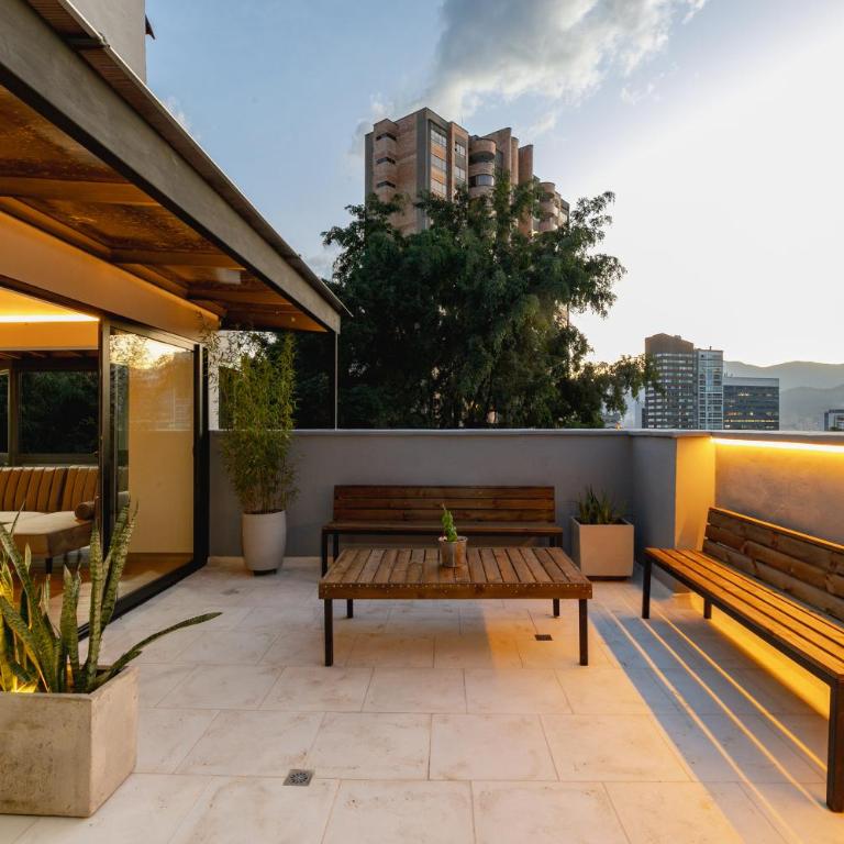 B3 4BR Poblado Penthouse wit AC and Jacuzzi - Apartment - 40