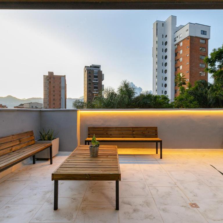 B3 4BR Poblado Penthouse wit AC and Jacuzzi - Apartment - 35