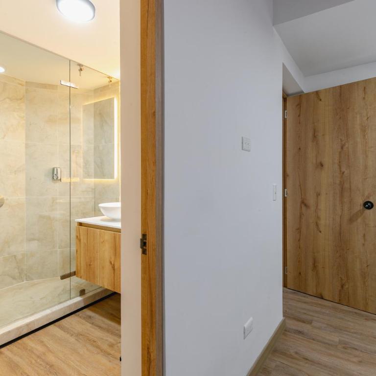 B3 4BR Poblado Penthouse wit AC and Jacuzzi - Apartment - 43