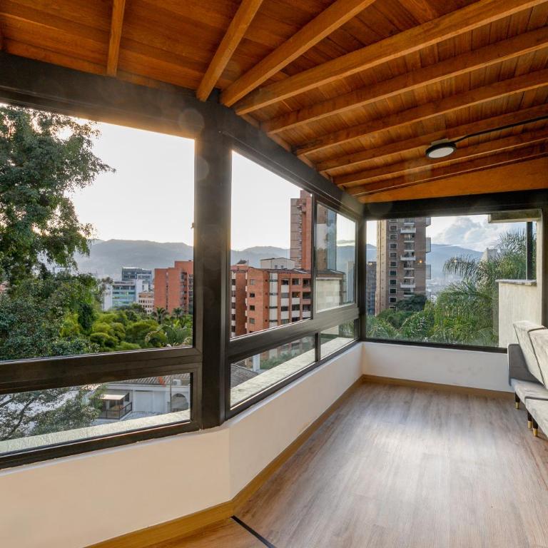 B3 4BR Poblado Penthouse wit AC and Jacuzzi - Apartment - 44