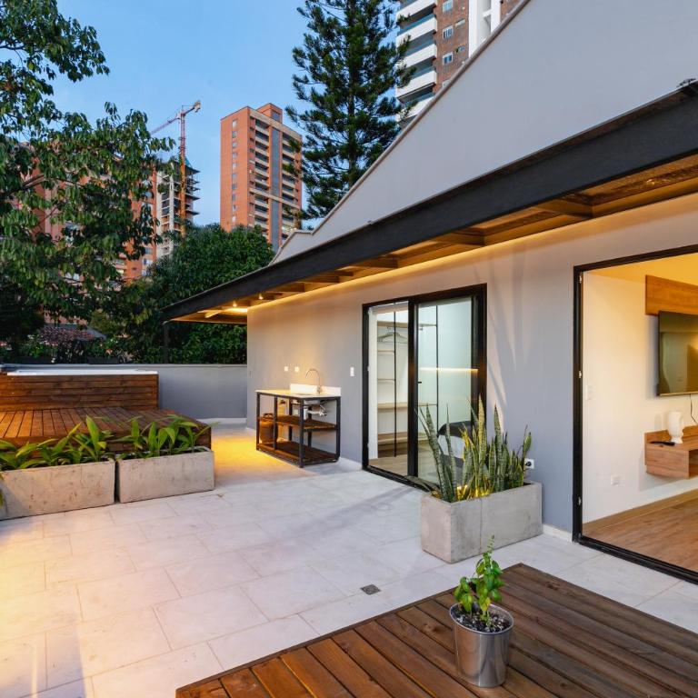 B3 4BR Poblado Penthouse wit AC and Jacuzzi - Apartment - 53