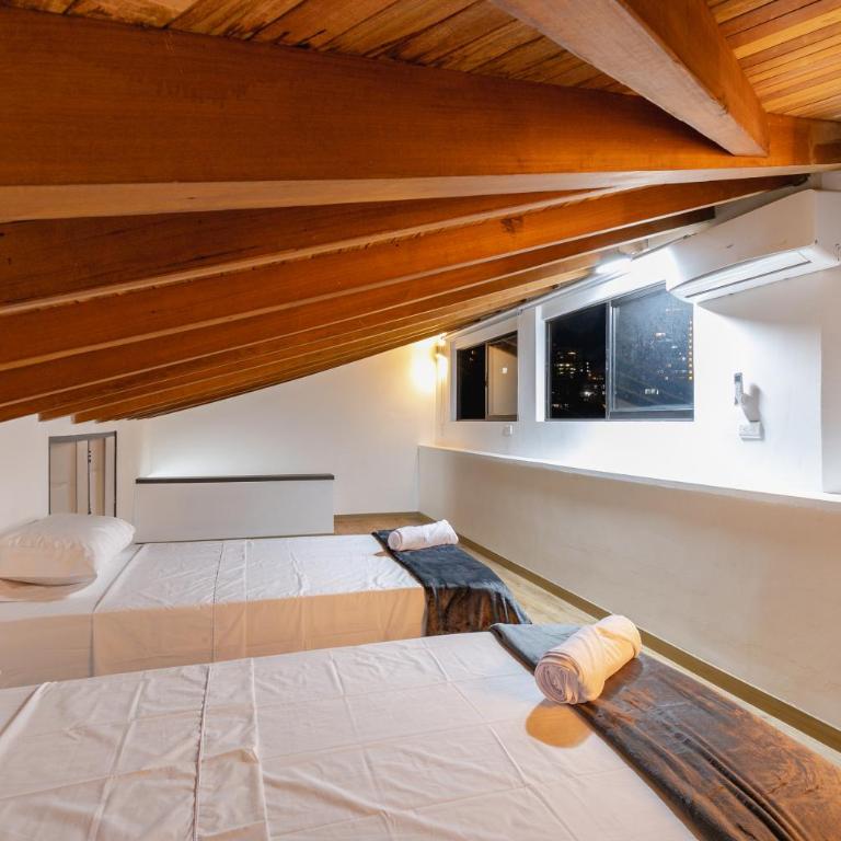 B3 4BR Poblado Penthouse wit AC and Jacuzzi - Apartment - 60