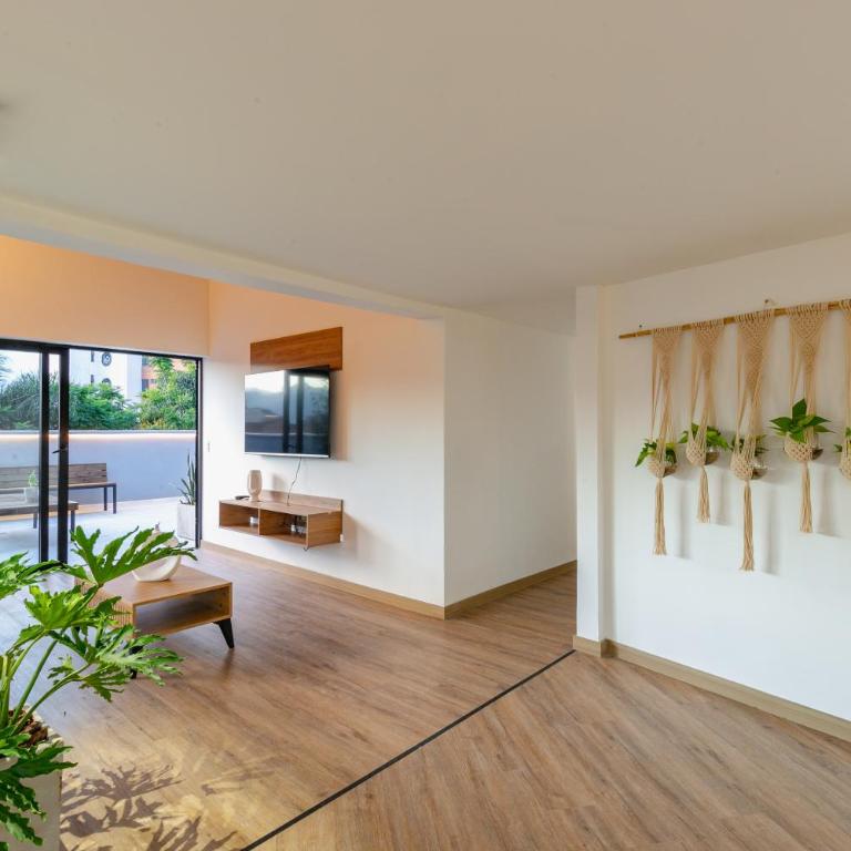 B3 4BR Poblado Penthouse wit AC and Jacuzzi - Apartment - 72