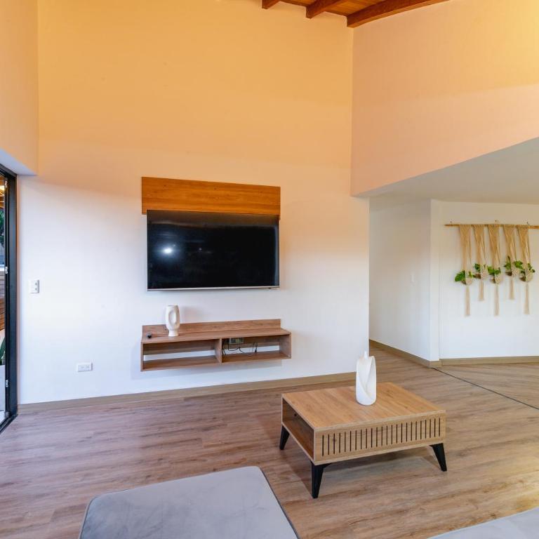 B3 4BR Poblado Penthouse wit AC and Jacuzzi - Apartment - 84