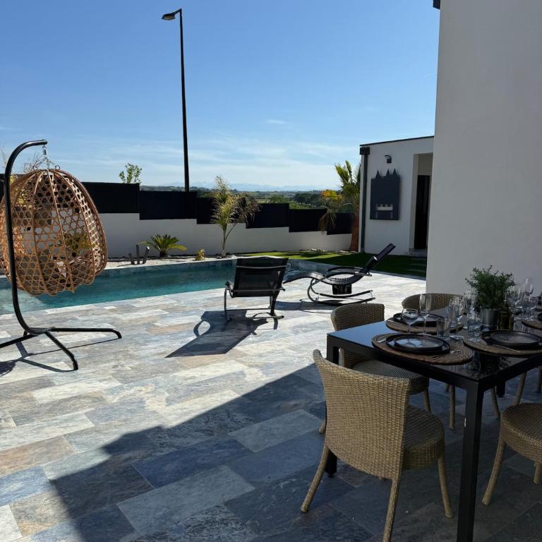 Villa neuve piscine Bali Spa Vue Pyrénées 5 min Cité - Villa mit 3 Schlafzimmern - 38