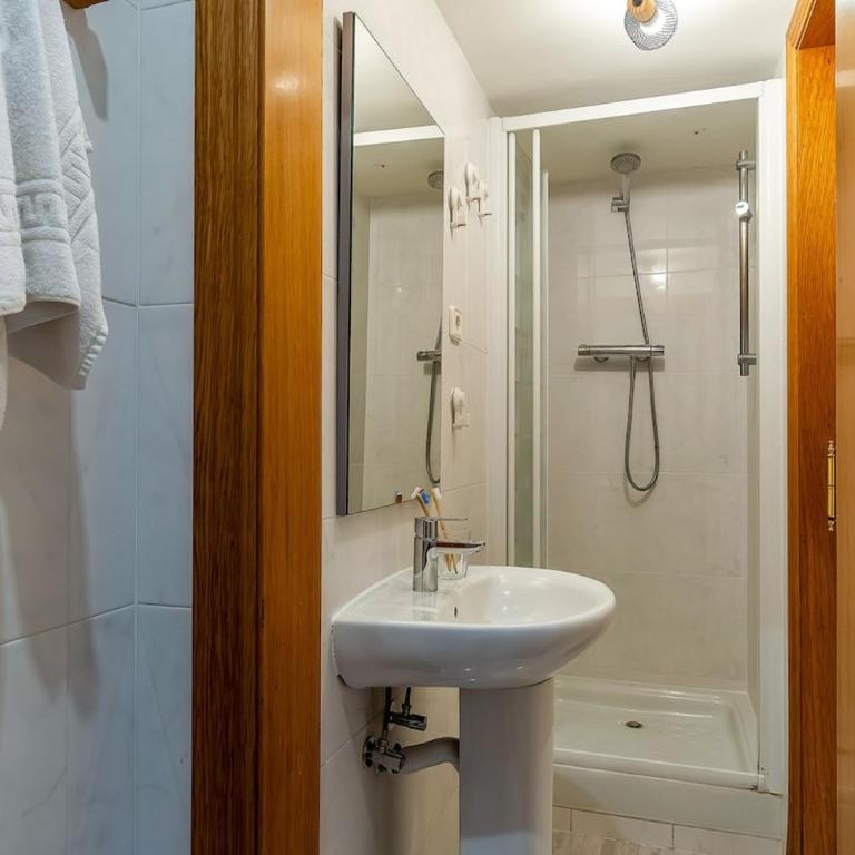 Canela Homes BARCELONA ARC DE TRIOMF - Three-Bedroom Apartment - 7