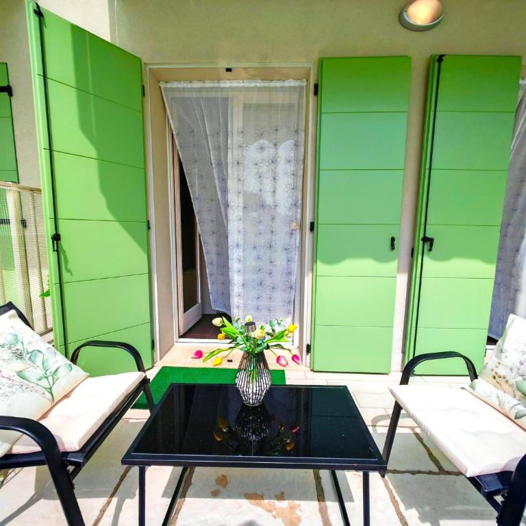 SG Family - Casa Aleandra - Appartamento con 2 Camere da Letto e Vista Piscina - 32