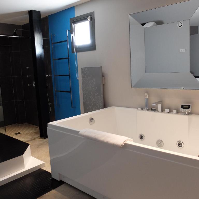Be Loft B&B Pool & Spa - Chambre Double avec Baignoire Spa et Sauna - 8