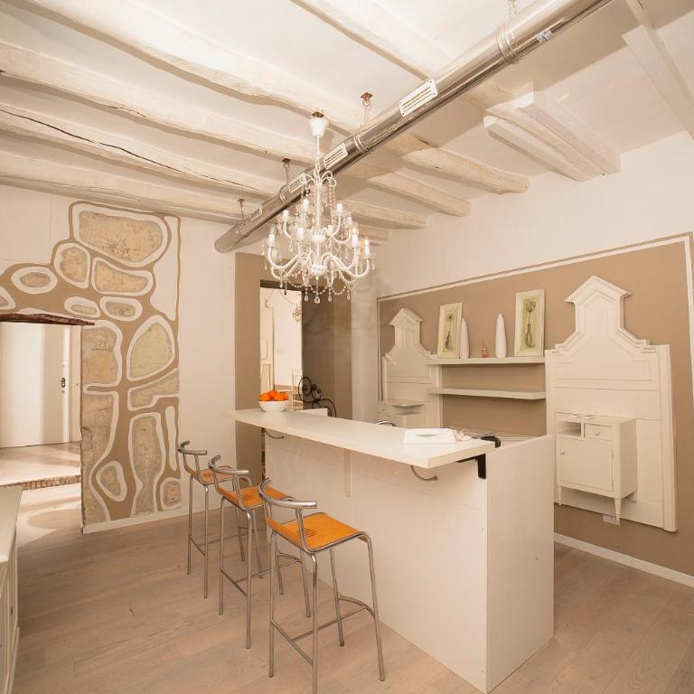 Oisife Apartments - Deluxe Apartment - 2