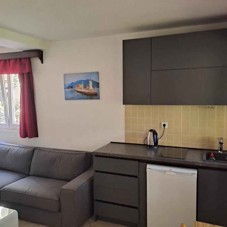 Apartments Stanivukovic - Trokrevetna Soba sa Sopstvenim Kupatilom - 11