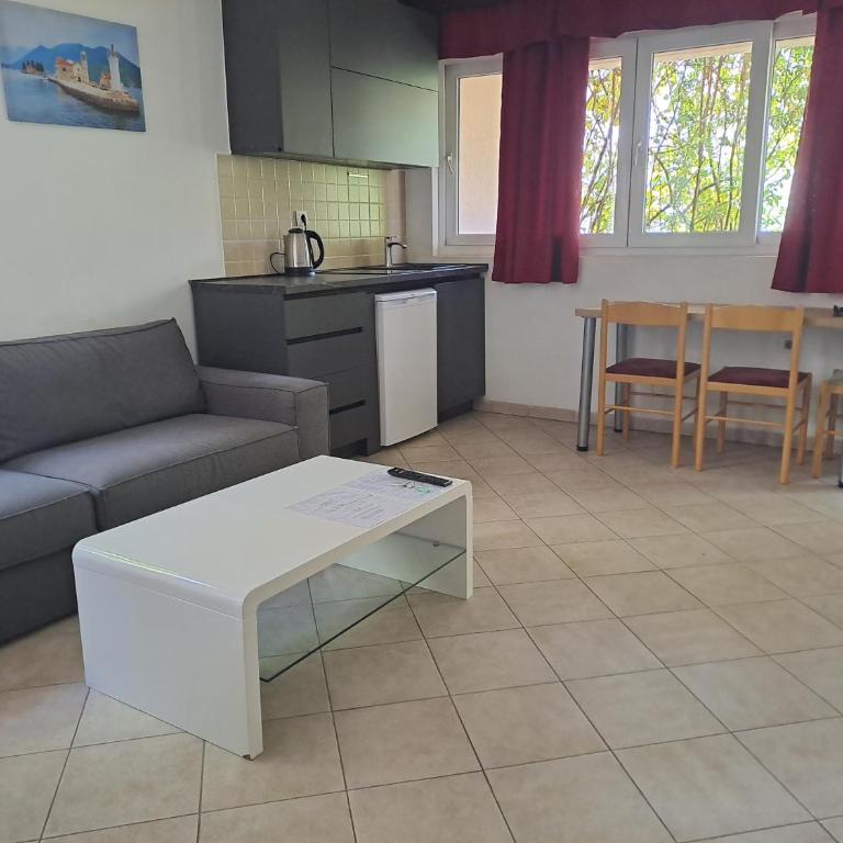 Apartments Stanivukovic - Trokrevetna Soba sa Sopstvenim Kupatilom - 10