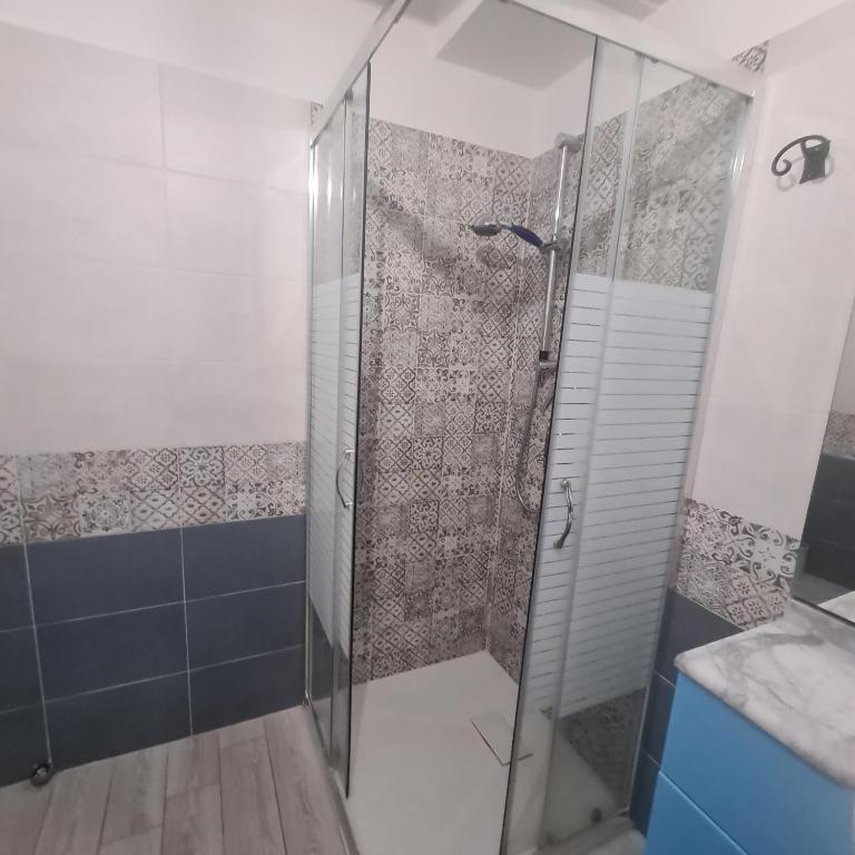 appartamento pieno centro storico a bologna - Triple Room with Private External Bathroom - 2