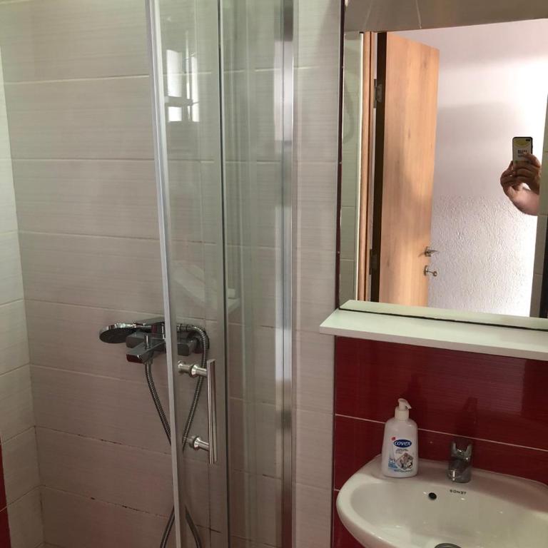 Apartmani Centar - Triple Room with Bathroom - 5