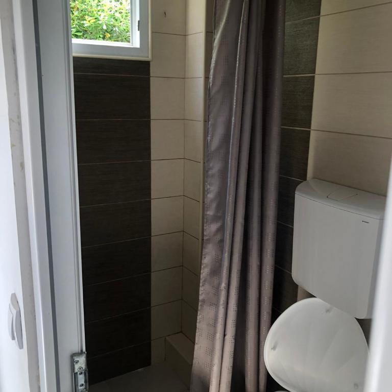 Apartmani Centar - Triple Room with Bathroom - 9