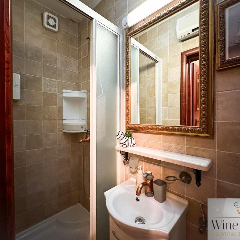 Apartments Wine House Old Town - Studio with Balcony - 10