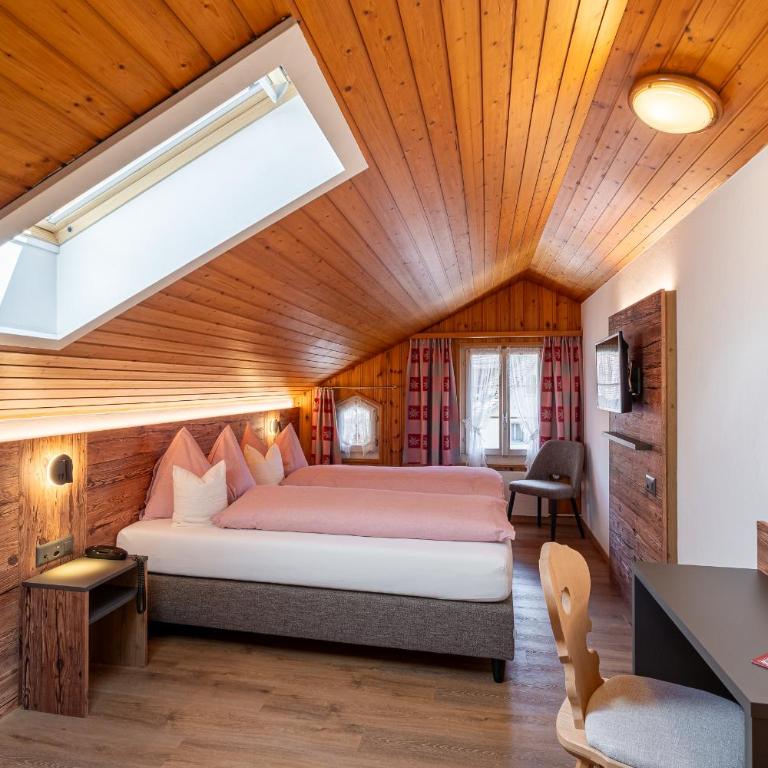 Alpenblick Hotel & Restaurant Wilderswil by Interlaken - Standard Doppelzimmer - 9