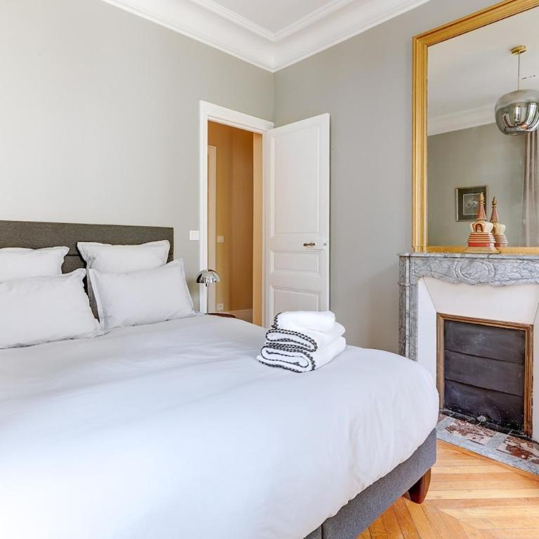 Le Marais Chic by Ecoflats - Three-Bedroom Apartment - 22