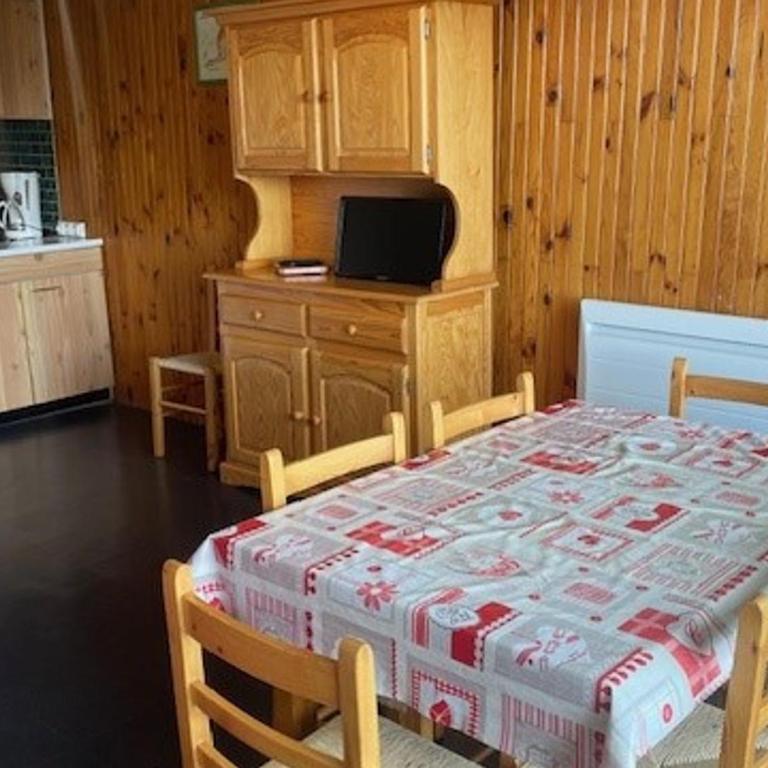 Confortable 2 Pièces Cabine 6 Pers, Animaux Acceptés, Pistes et Commerces à Proximité - FR-1-636-142 - Apartment (6 Adults) - 1