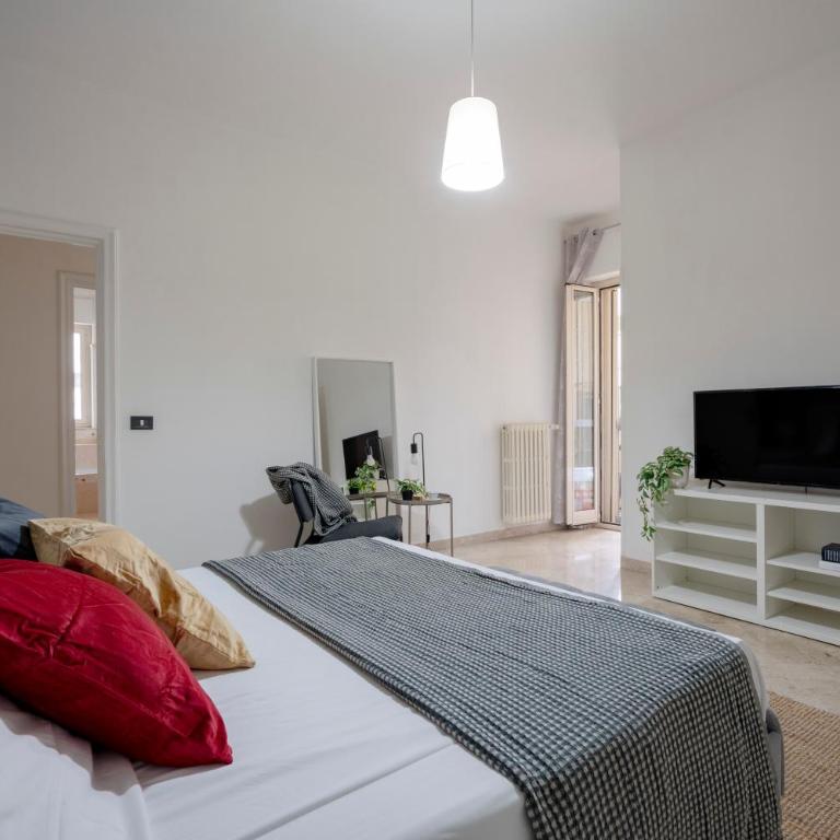Sveva City Suite - Appartamento con 2 Camere da Letto e Balcone - 7