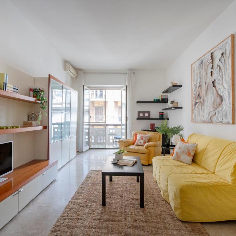 Sveva City Suite - Appartamento con 2 Camere da Letto e Balcone - 3