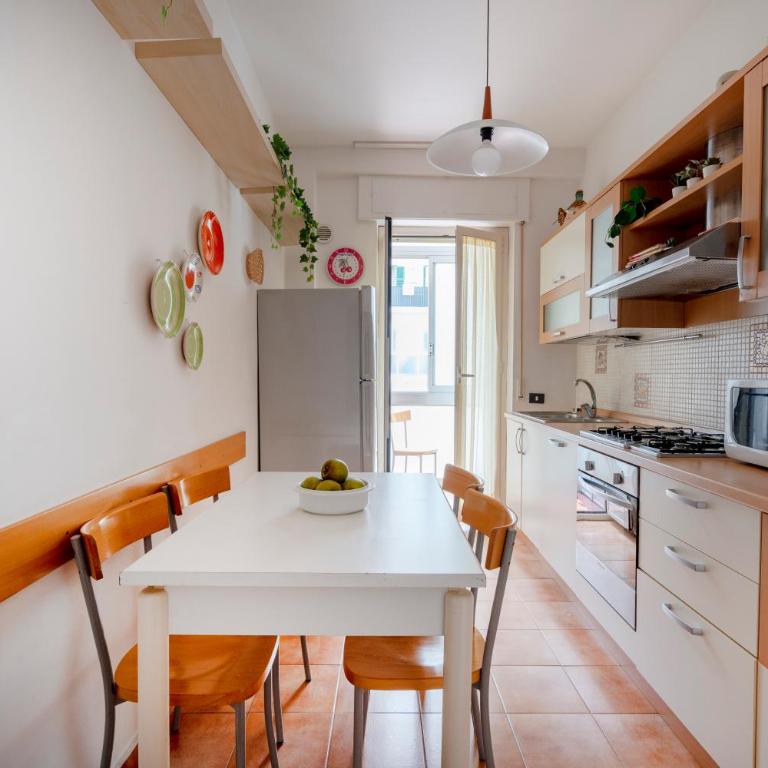 Sveva City Suite - Appartamento con 2 Camere da Letto e Balcone - 5
