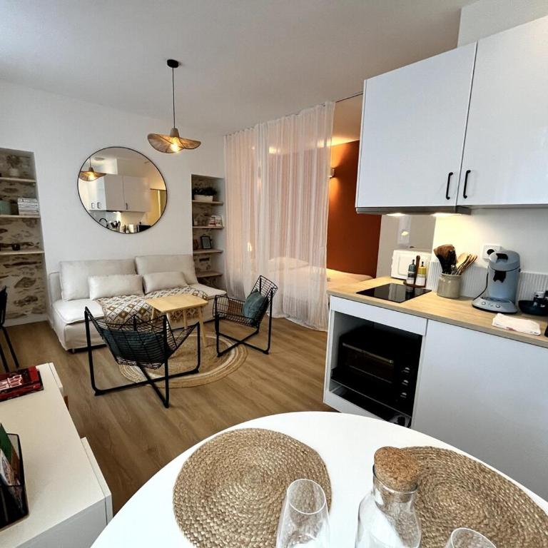 Darbefeuille, grand studio centre ville 2 personnes - One-Bedroom Apartment - 3