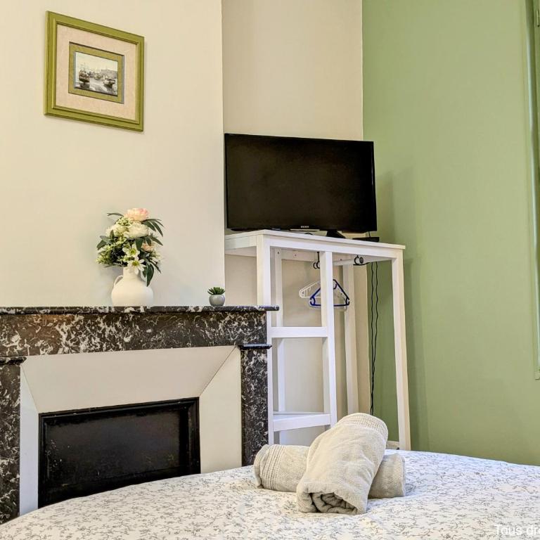 Le Bourgogne - Chambres privées cosy et rénovées avec douche - Centre historique - Habitación Doble con aseo compartido - 3