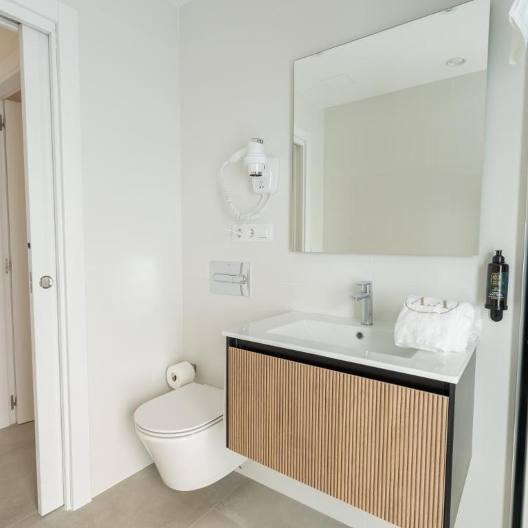 Cíes Luxury Suitel Areosa 22 - Apartamento Deluxe - 11