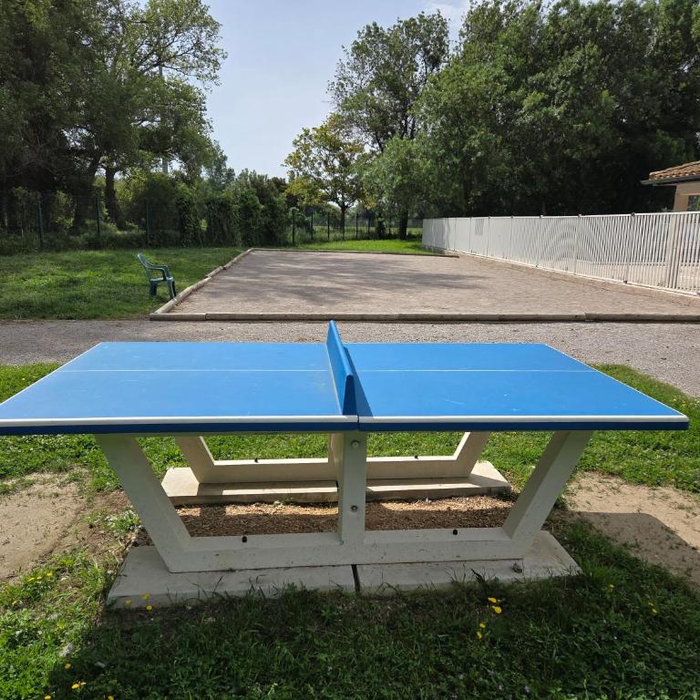 Gîte classé 3 étoiles dans résidence standing avec - Piscine Clim Parking Wifi Prêt Vélos - Ménage et linge non inclus - Apartment with Terrace - 17