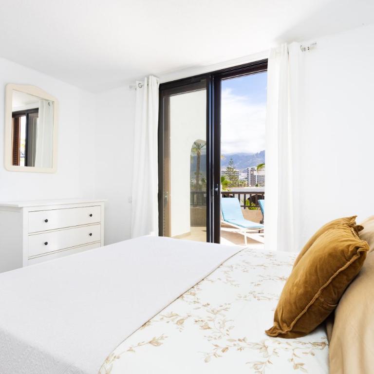 3 apartments 50m from the Las Americas Promenade with heated pool - Apartamento de 1 dormitorio con balcón - 3