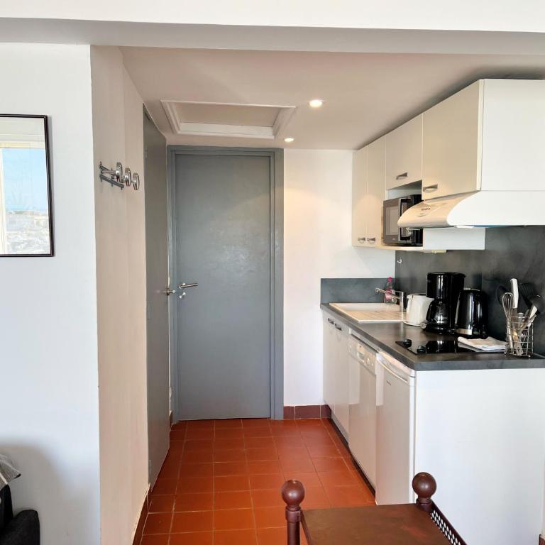 Le Palmyre - Apartment with Sea View - 13