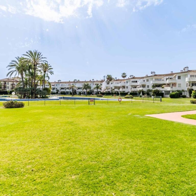 134 - Stylish Modern Apartment with Pool, Mijas - Apartamento de 2 dormitorios - 53
