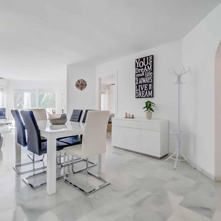 134 - Stylish Modern Apartment with Pool, Mijas - Apartamento de 2 dormitorios - 13
