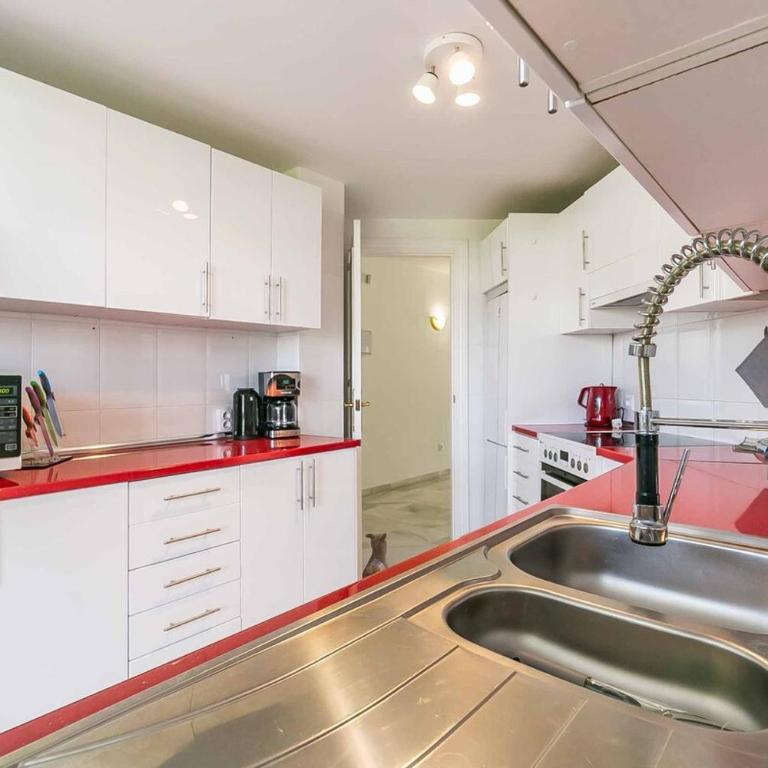 134 - Stylish Modern Apartment with Pool, Mijas - Apartamento de 2 dormitorios - 17