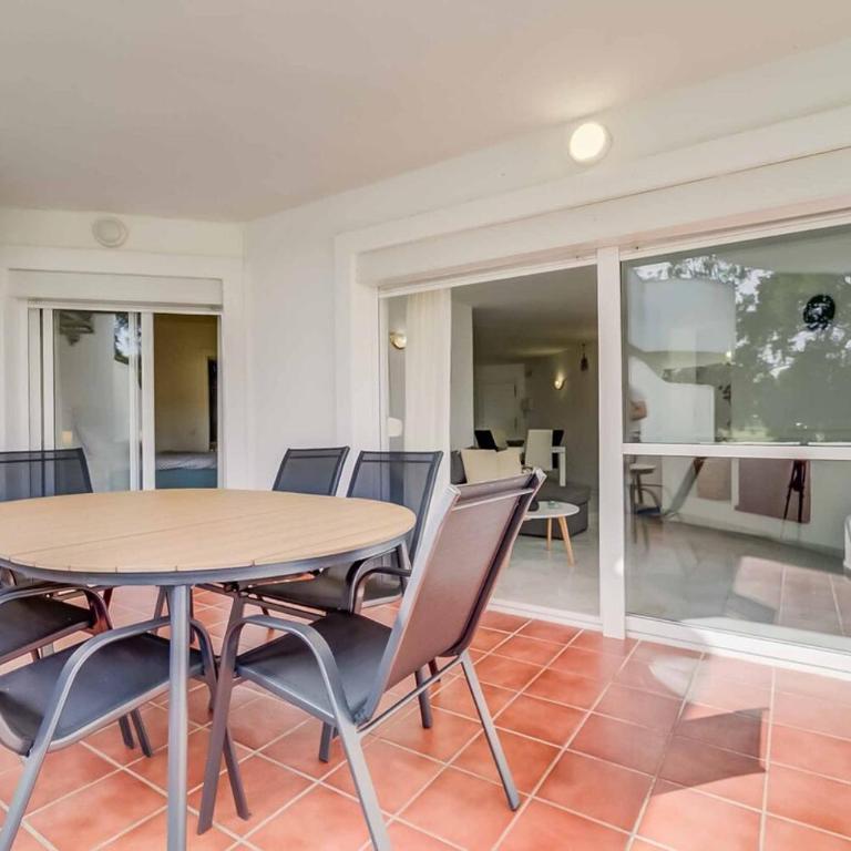 134 - Stylish Modern Apartment with Pool, Mijas - Apartamento de 2 dormitorios - 45